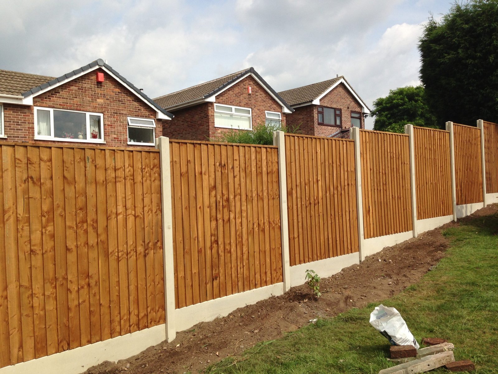 New garden fencing installation