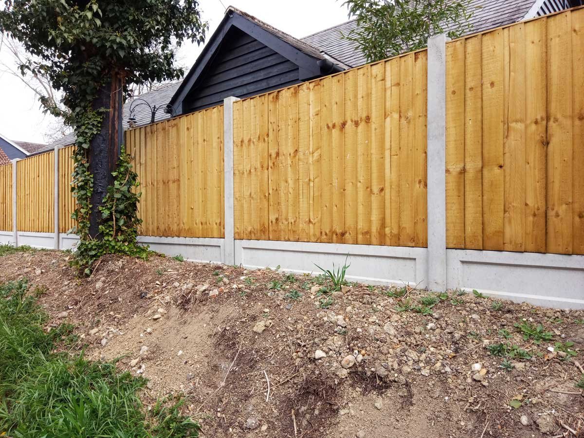 Closeboard fencing installation